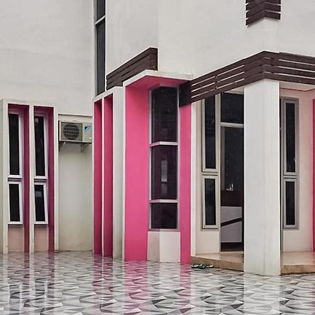 Reddoorz Plus @ Taman Madiun Exterior photo