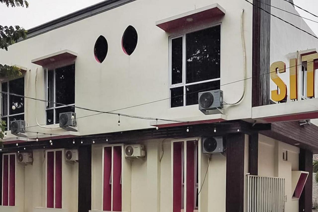 Reddoorz Plus @ Taman Madiun Exterior photo