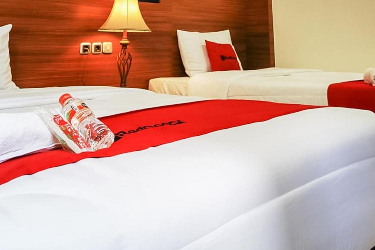 Reddoorz Plus @ Taman Madiun Exterior photo