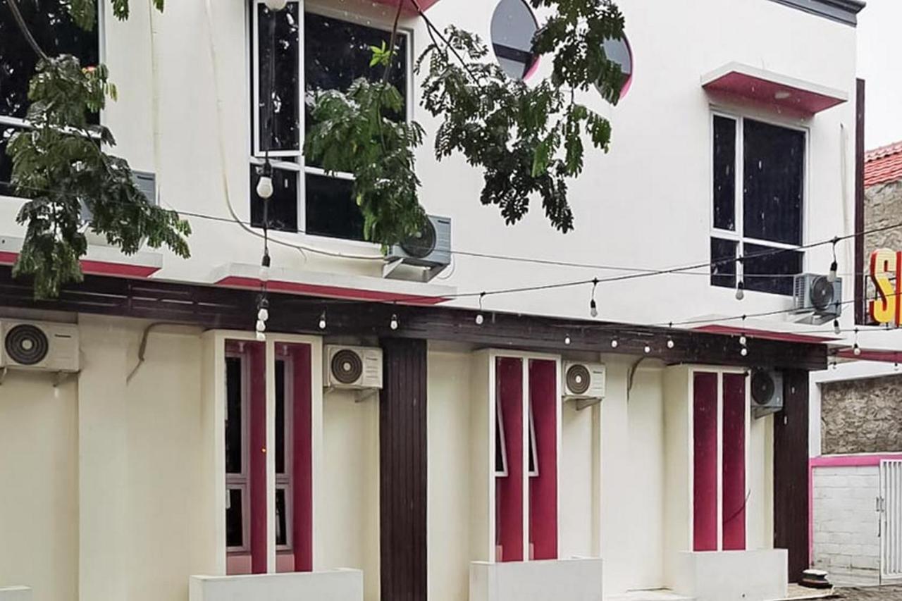Reddoorz Plus @ Taman Madiun Exterior photo
