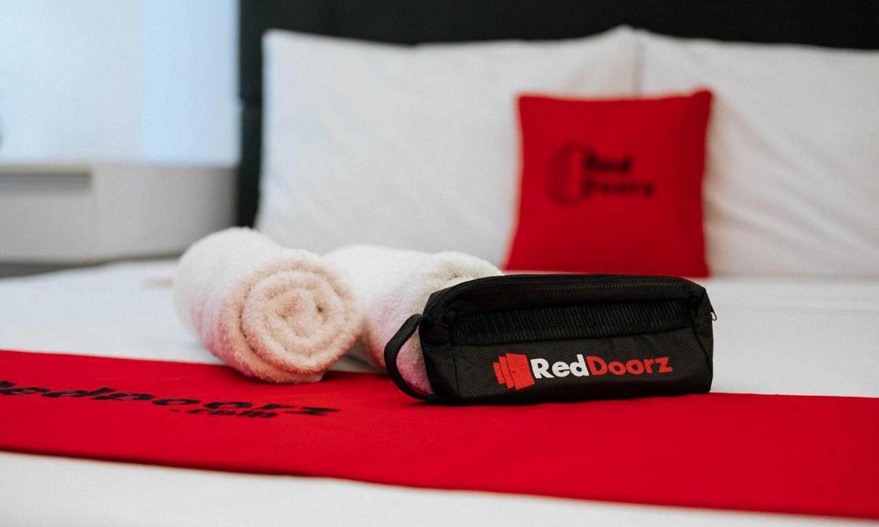 Reddoorz Plus @ Taman Madiun Exterior photo